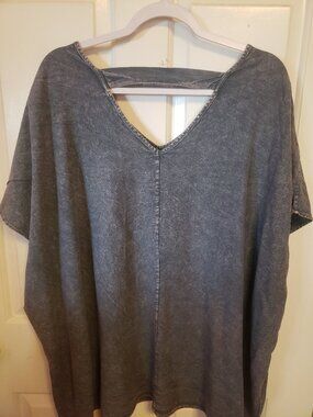 Like Love 1x Sleeveless VNECK Top